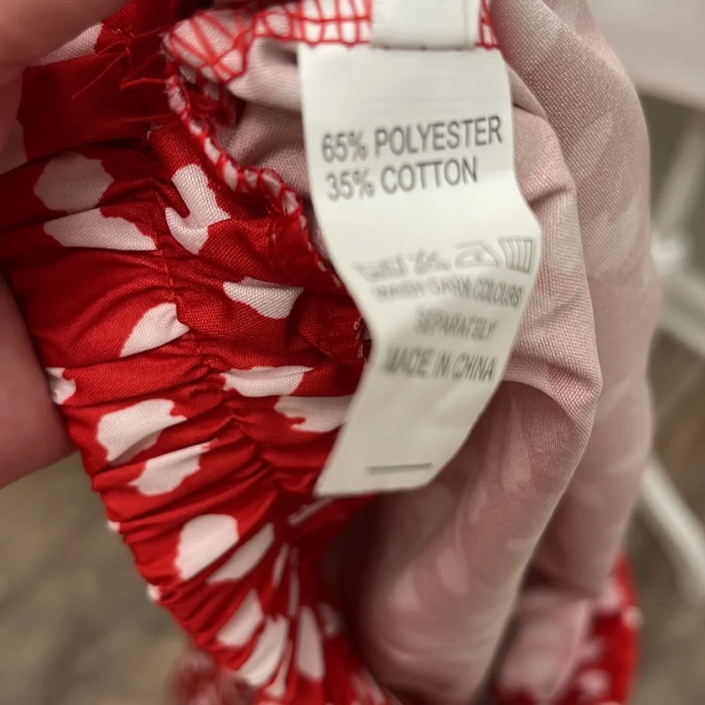 Red and white skirt - Picture 12 of 12